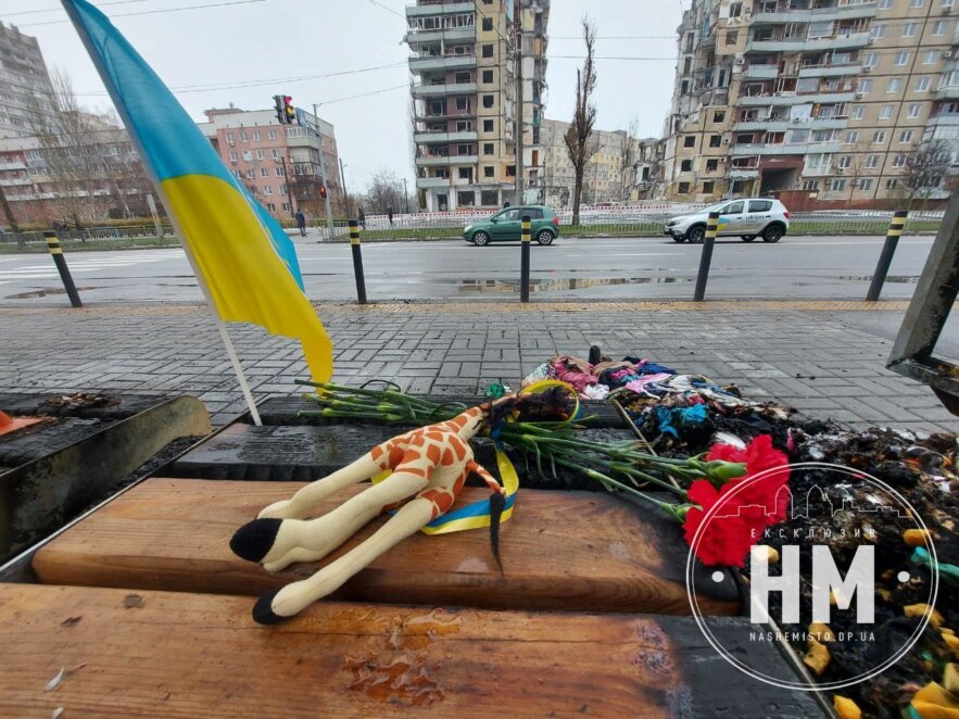 Спалена зупинка «пам'яті» на ж/м Перемога: що говорять в поліції і міськраді