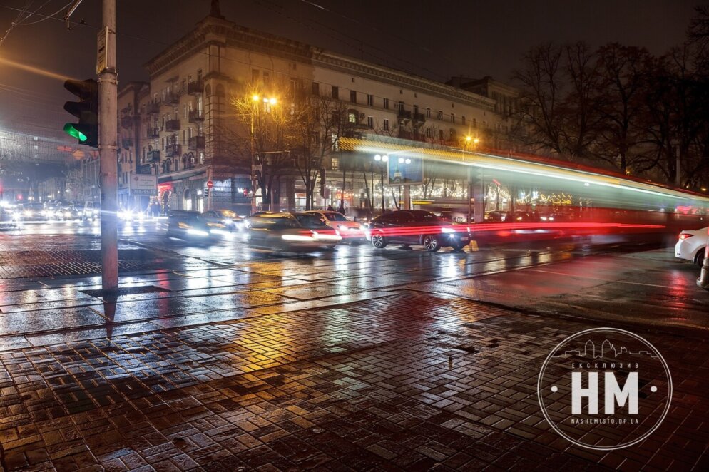 Яскраві вогні великого міста: як виглядає Дніпро у Різдвяний вечір (Фото)