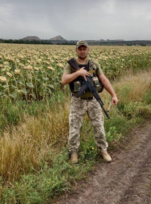 Пройшов Оленівку і був у найгарячіших точках: військовий з Дніпропетровщини отримав держнагороду
