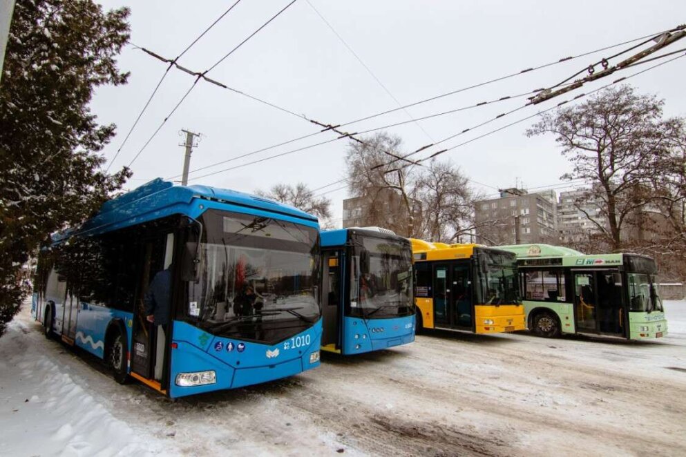 Є зміни у маршруті: як працює громадський транспорт у Дніпрі 15 січня