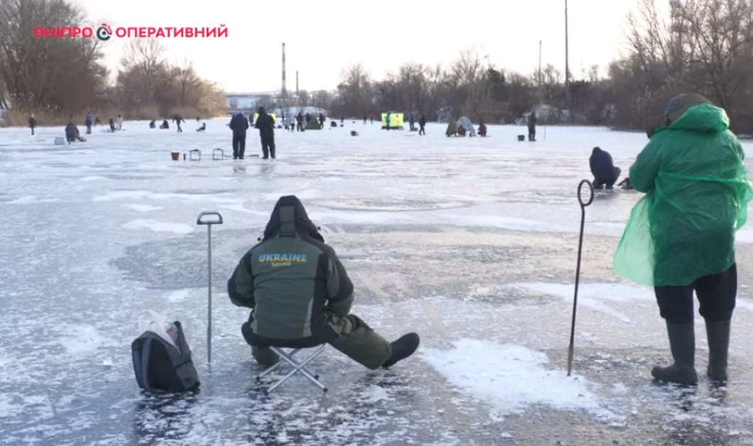 зимова риболовля у Дніпрі